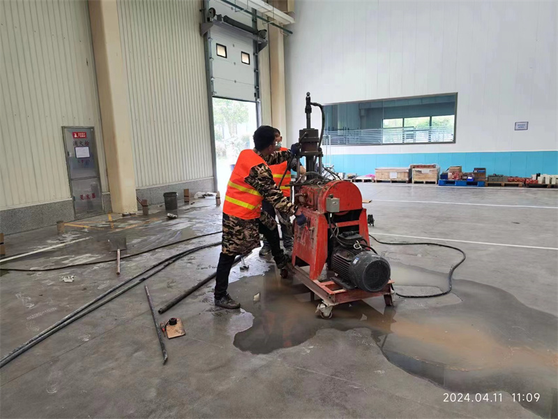 三河厂房地面下沉塌陷注浆加固施工